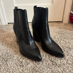 Elegant Black leather Ankle Boots